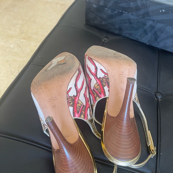 VINTAGE ROBERTO CAVALLI HEELS - Picture 9 of 10